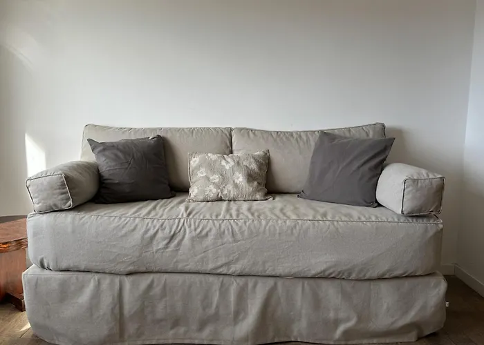 Urbana Apartments 413